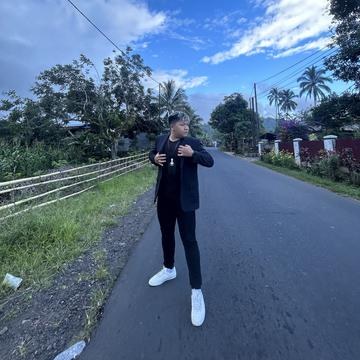 MysteriousManʰʸᵖᵉ MICO Live profile