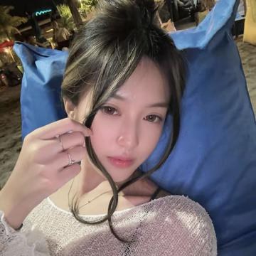 QUEENSA MICO Live profile