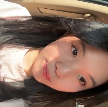 ᶜʳᵒʷ riri 🐞 MICO Live profile
