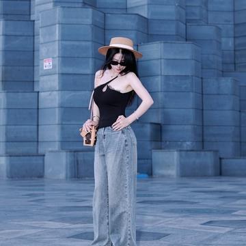 Khánh Huyền MICO Live profile
